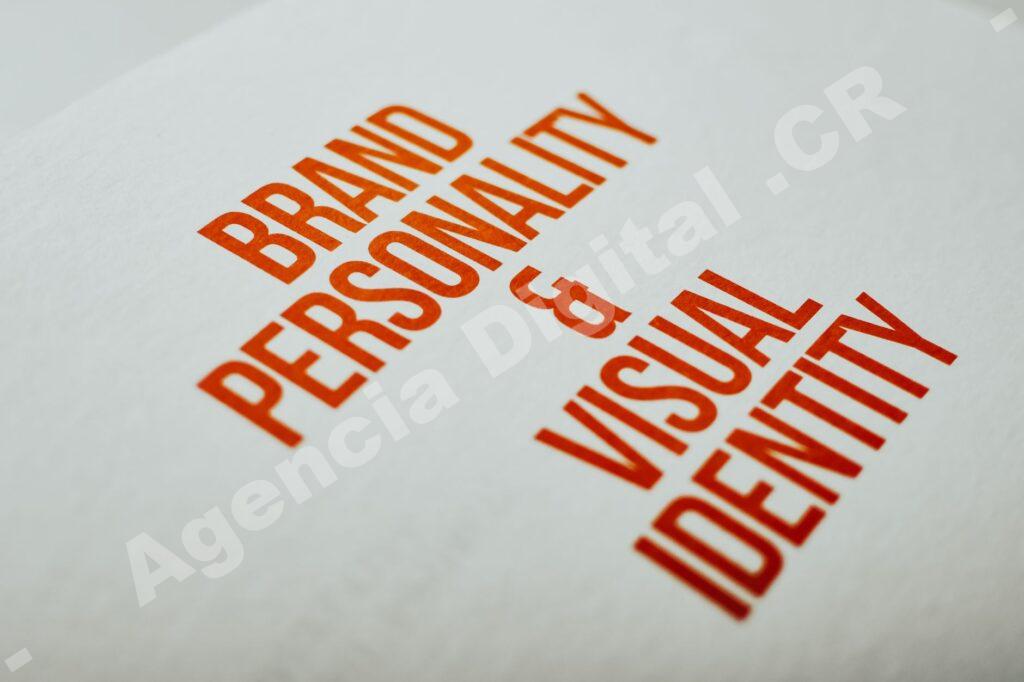 Diseño gráfico y branding: contratar diseñador para empresas en Costa Rica