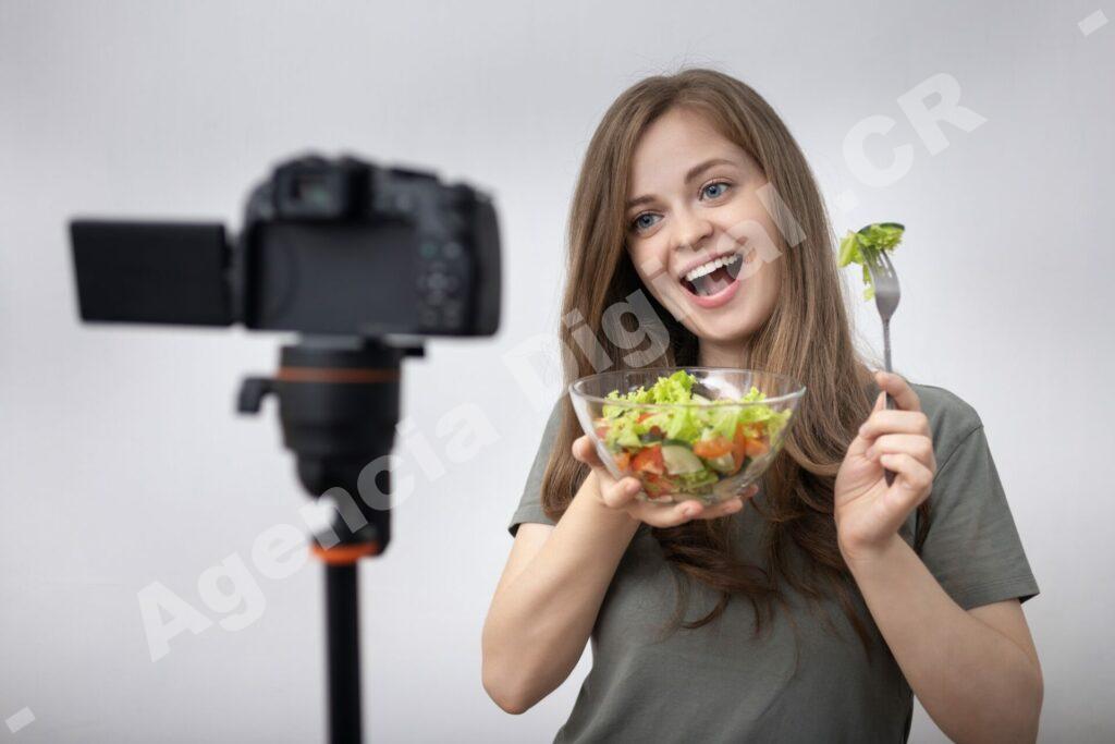 Redes sociales y contenido digital para Pymes en Costa Rica — que es un food influencer ventajas y desventajas de