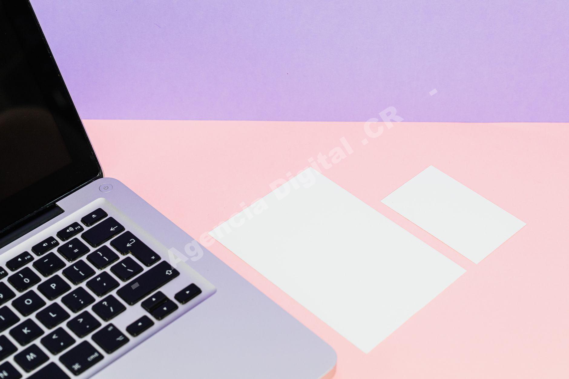 Diseño gráfico y branding: mockups diseño ecommerce para empresas en Costa Rica