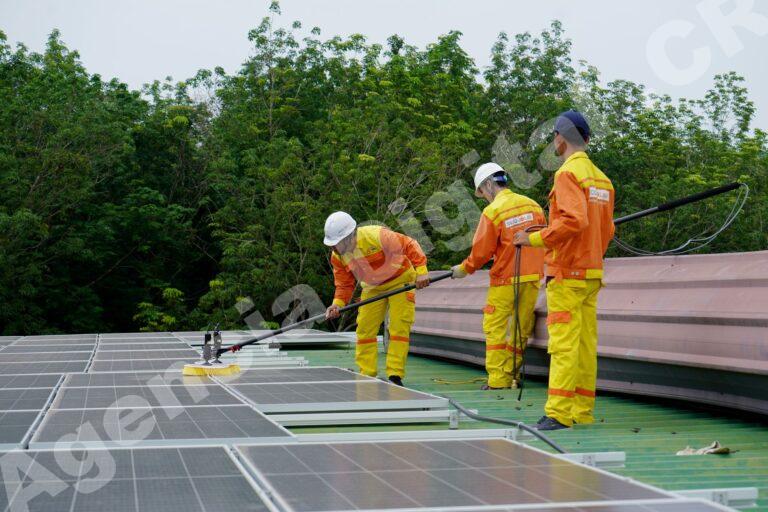 Equipo de trabajo en soluciones de energía