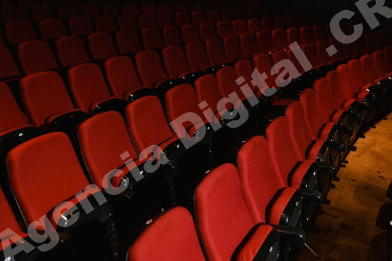 Configuración de sala de reuniones para eventos corporativos
