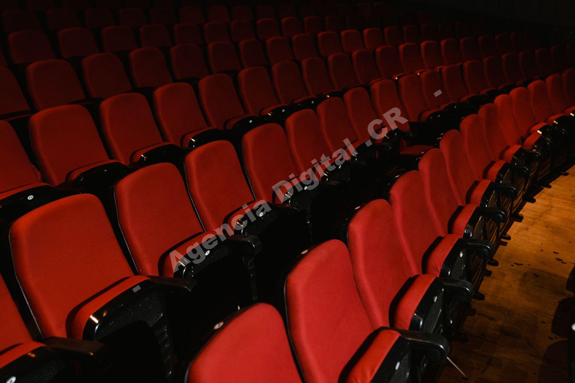Configuración de sala de reuniones para eventos corporativos