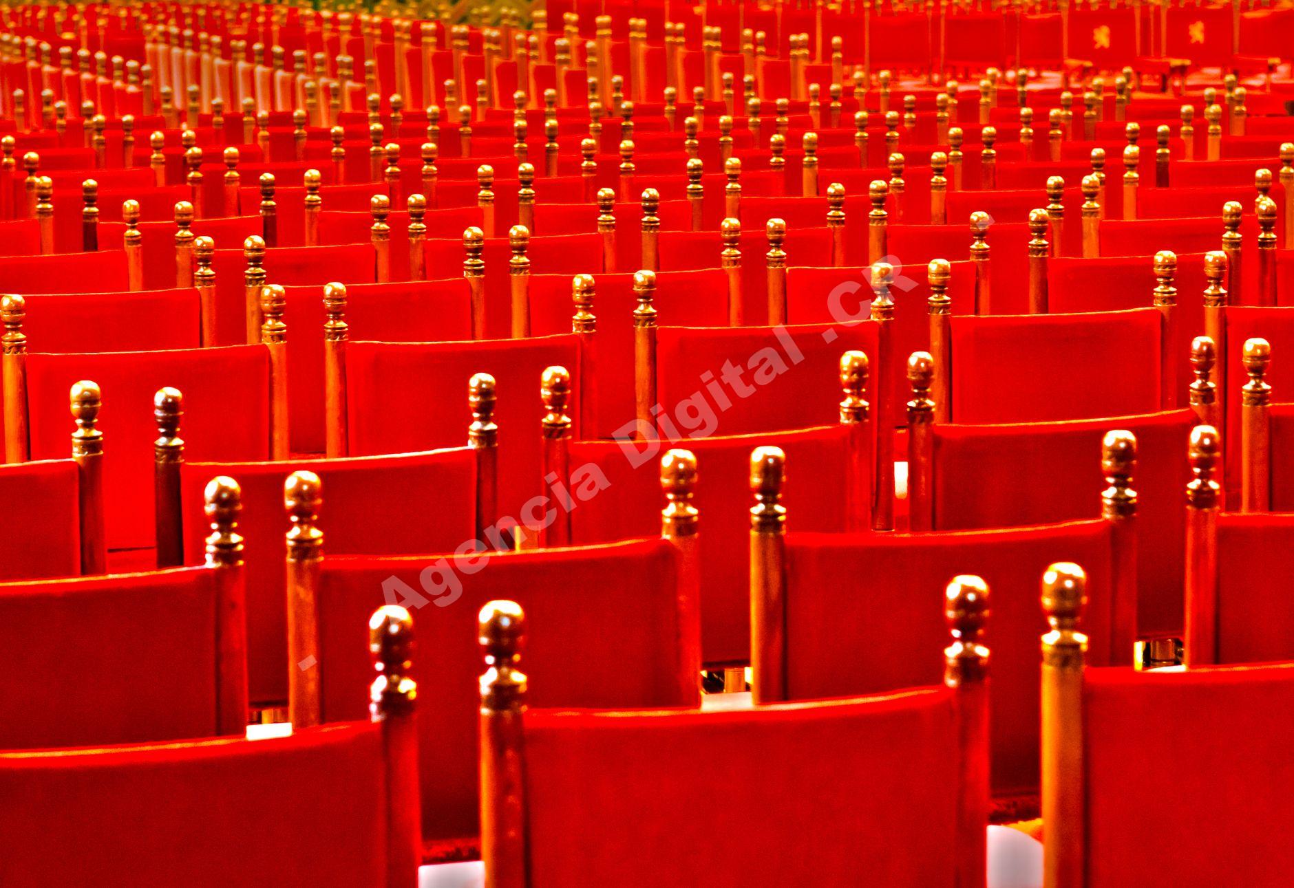 Espacio de evento corporativo preparado