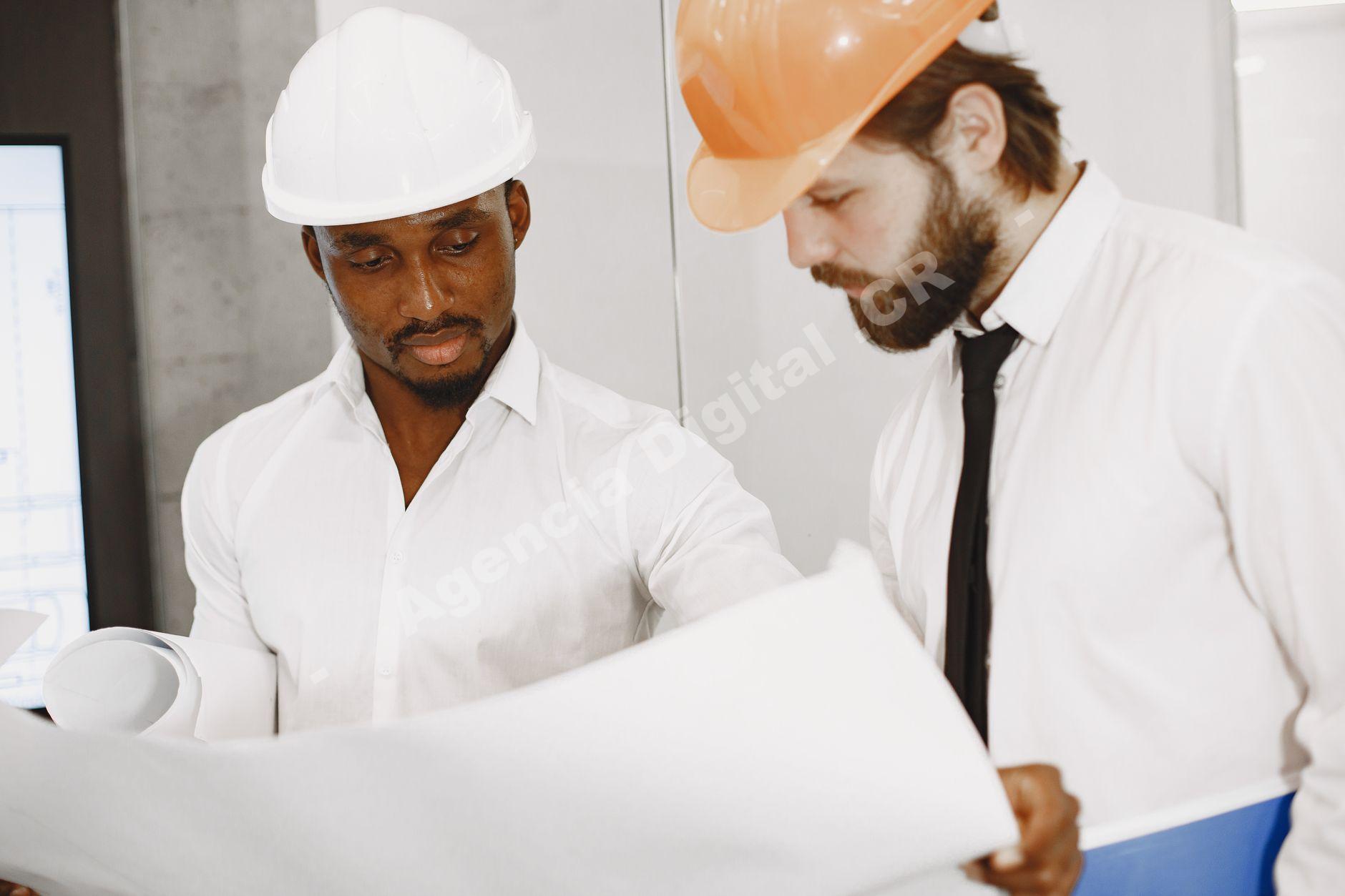 Equipo de construcción en reunión