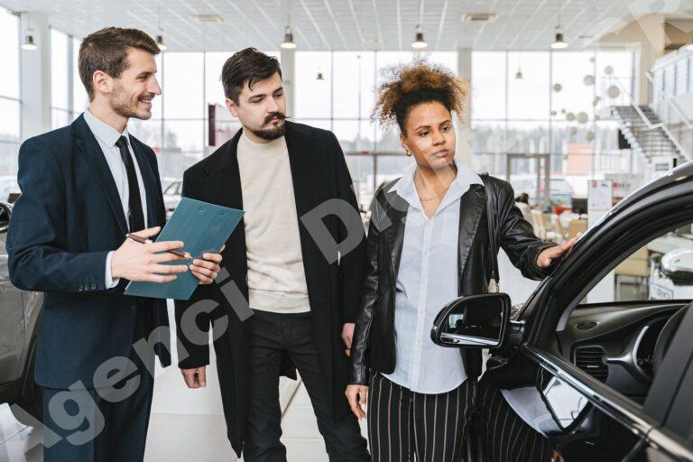Concesionario de autos con atención al cliente