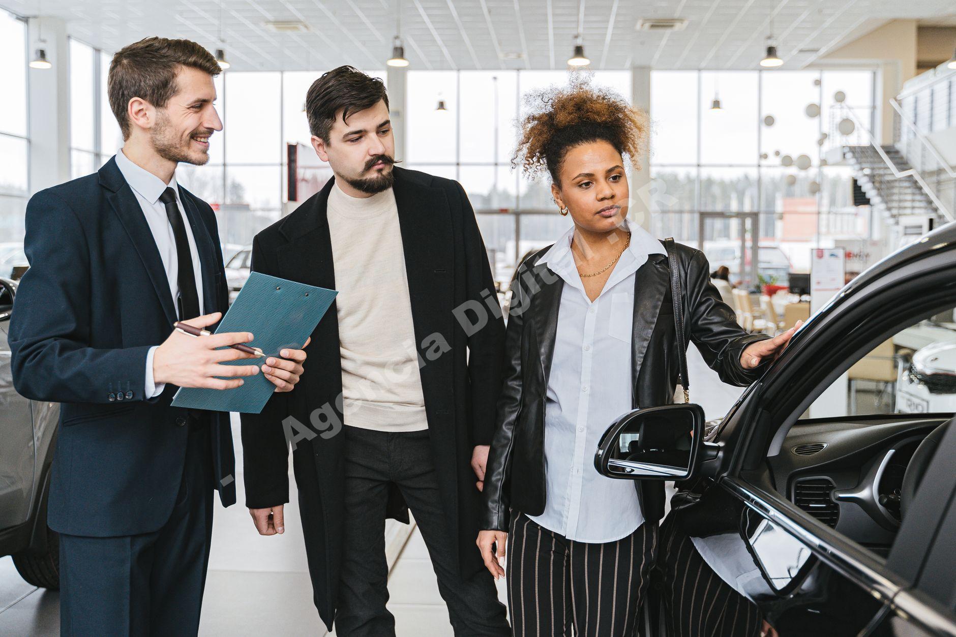 Concesionario de autos con atención al cliente