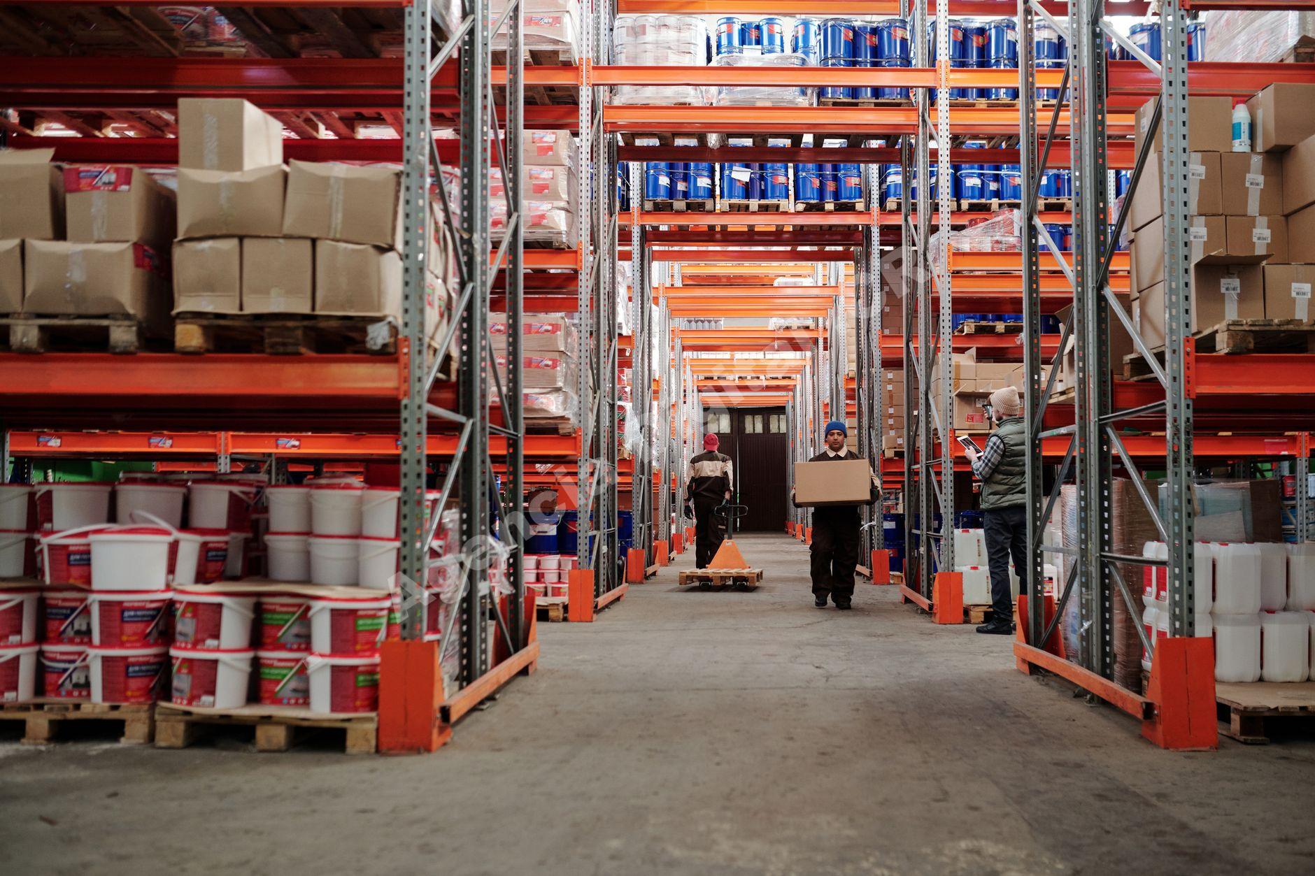 Equipo de atención al cliente en logística