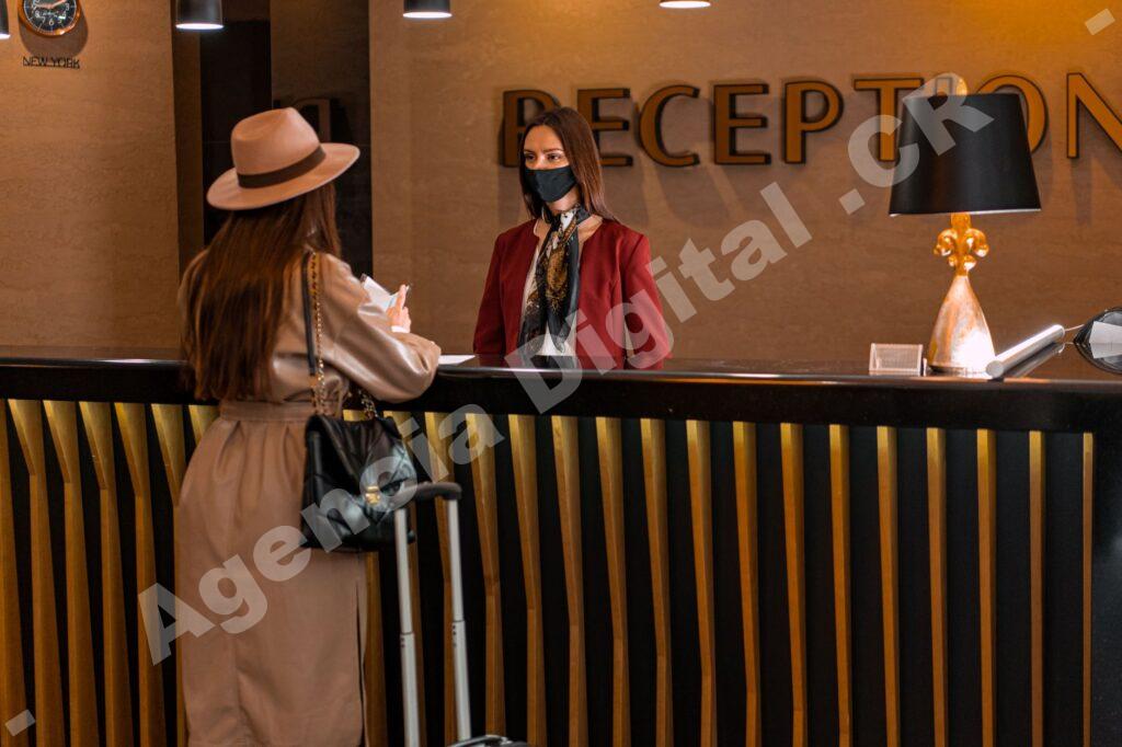 Cómo subir ingresos con experiencias y F&B del hotel
