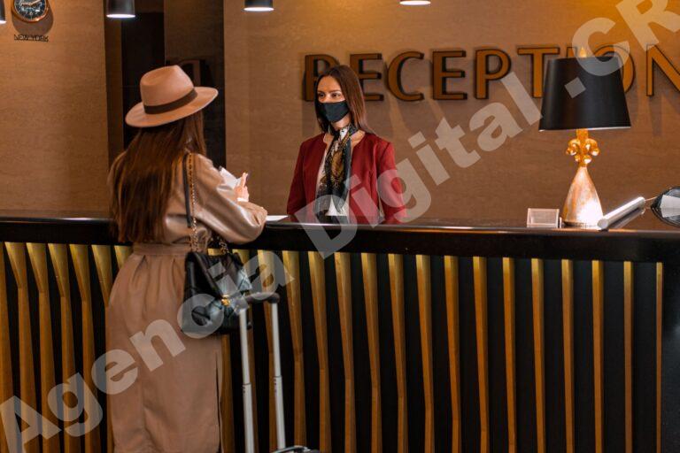 Cómo subir ingresos con experiencias y F&B del hotel