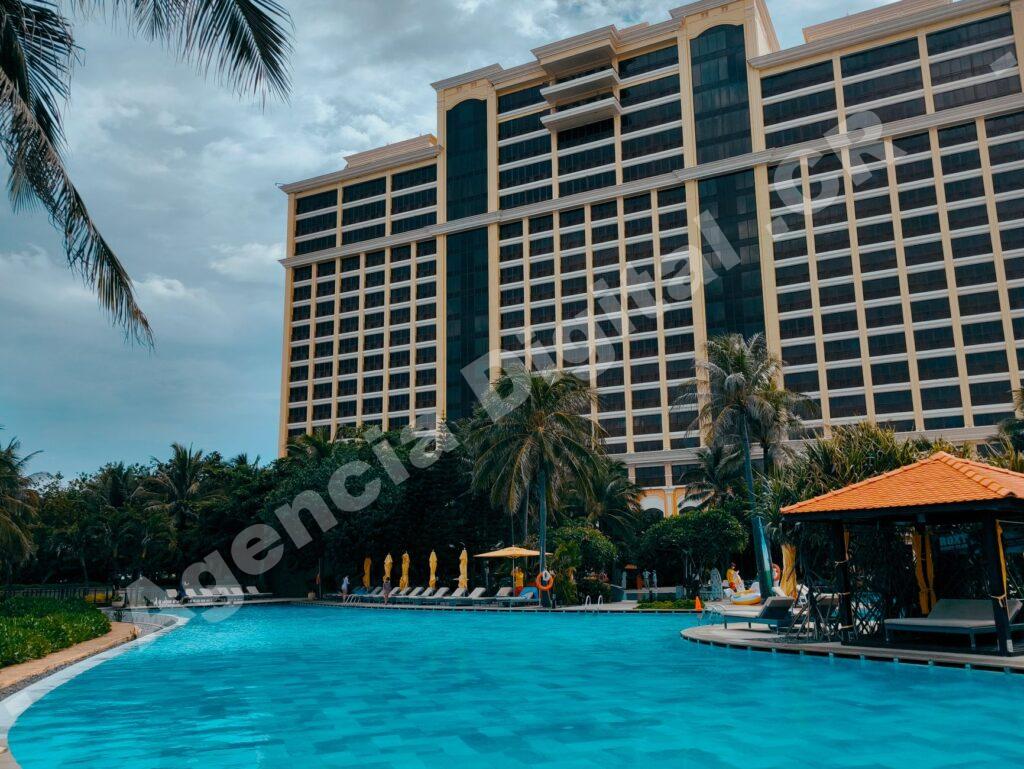 Imagen de una suite de lujo en un hotel