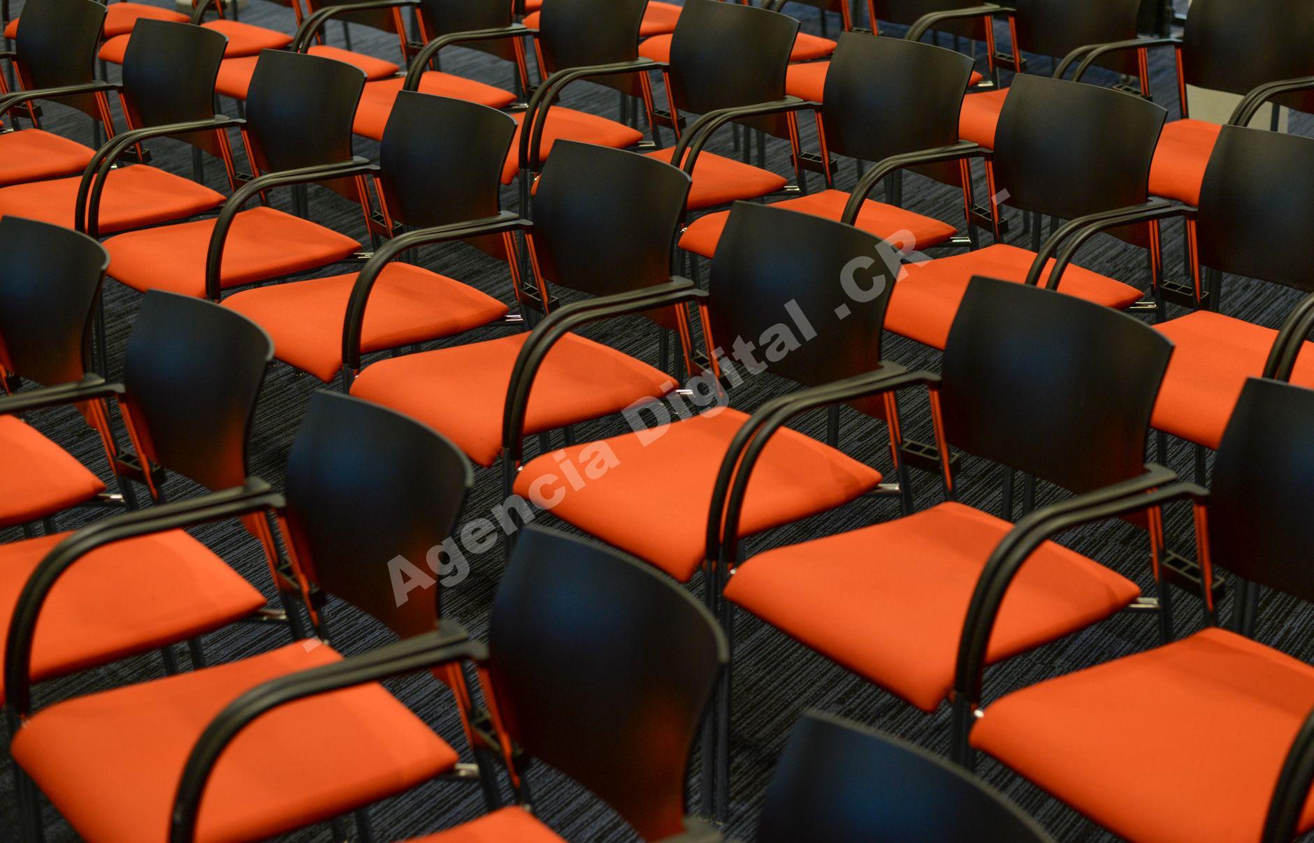 Reunión de negocios durante un congreso