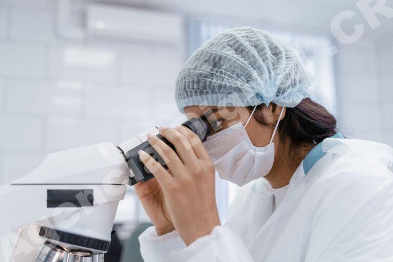 Reunión de estrategia de marketing farmacéutico