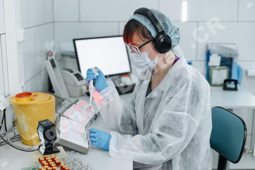 Reunión de negocios en el sector farmacéutico