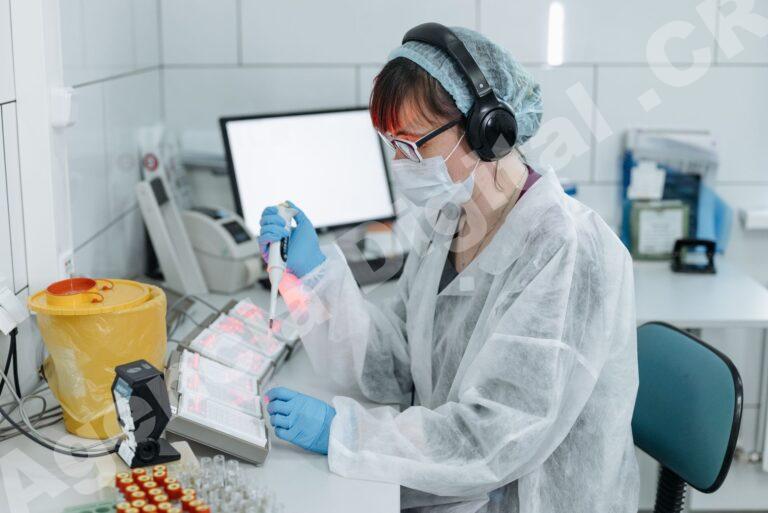 Reunión de negocios en el sector farmacéutico