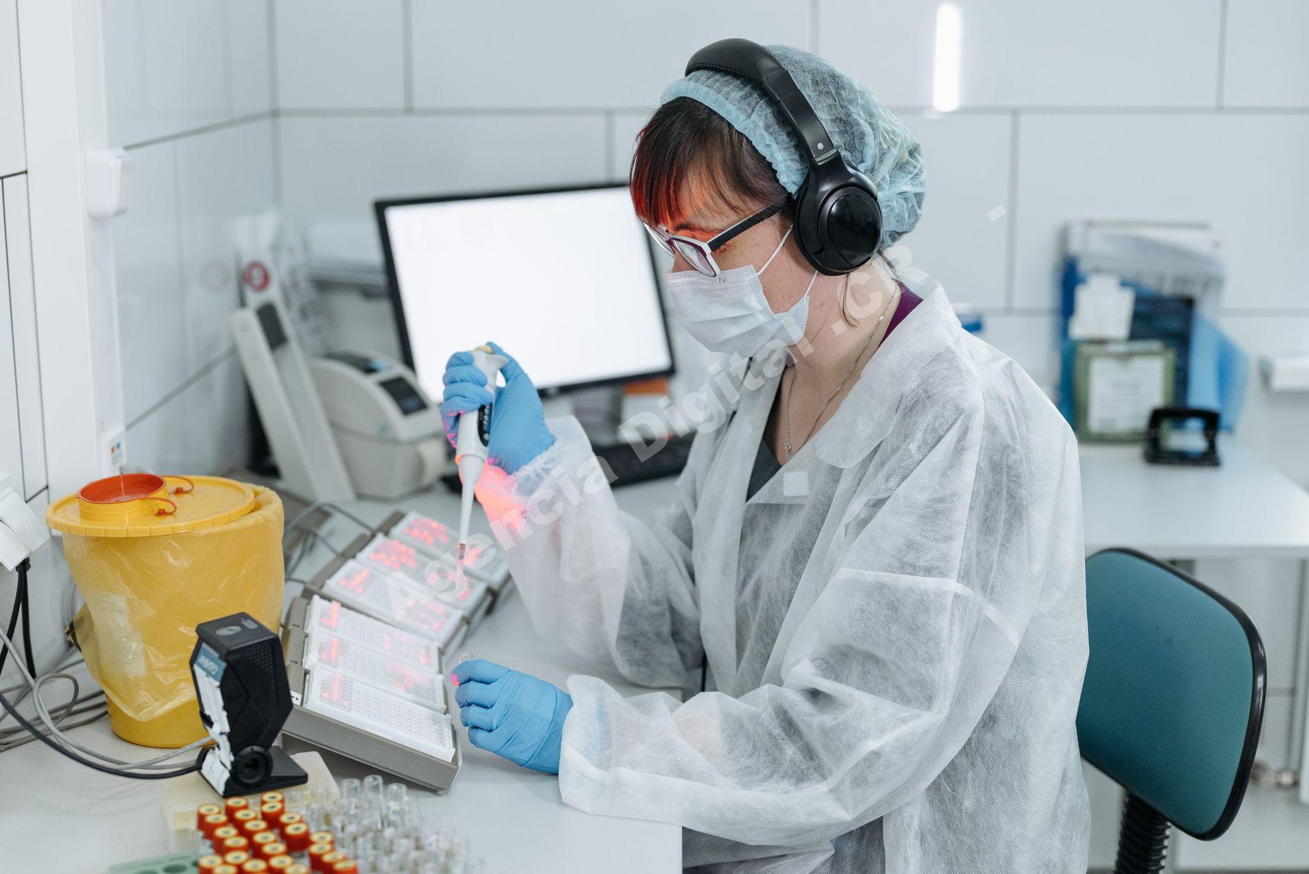Reunión de negocios en el sector farmacéutico